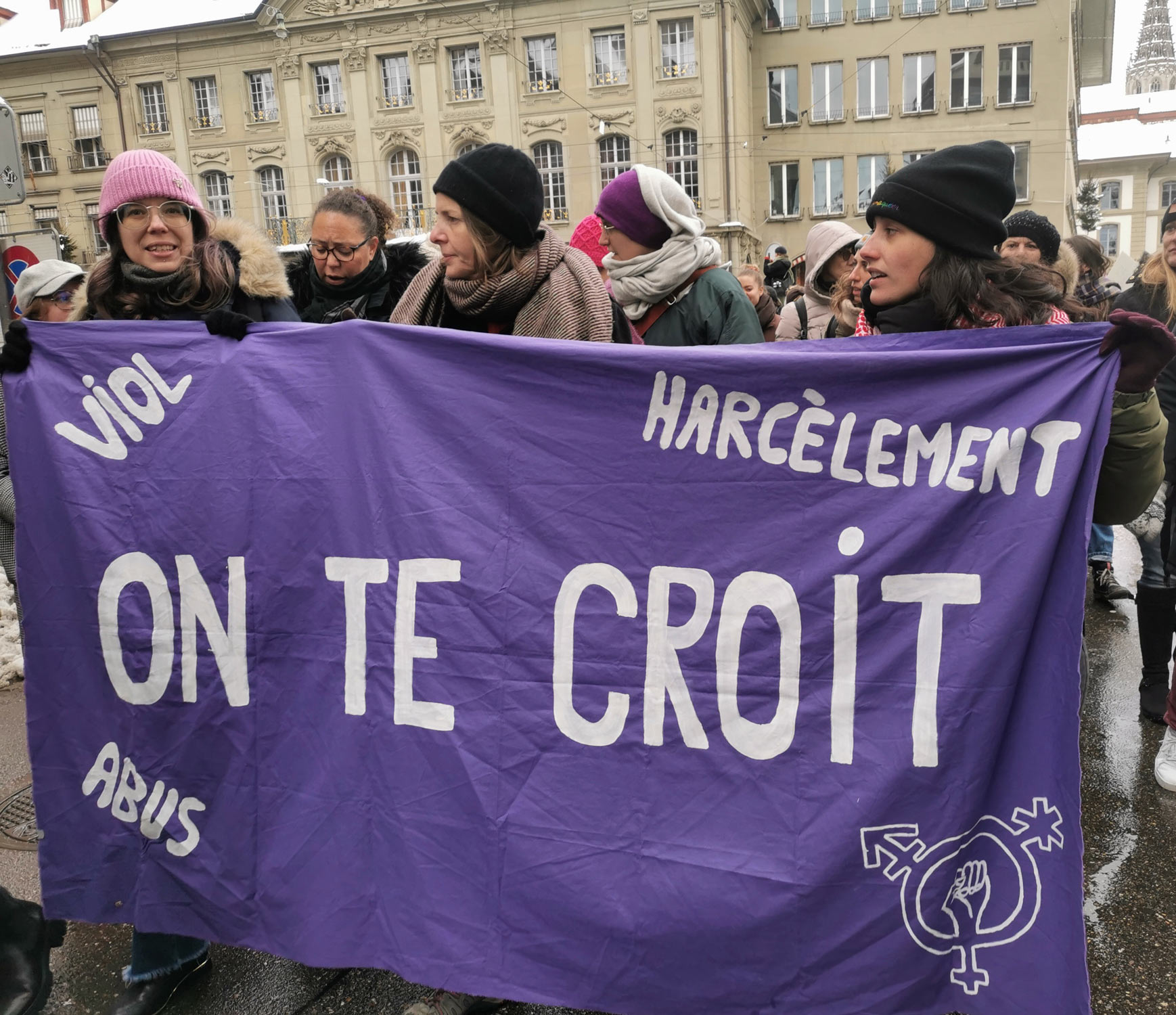 feministes manifestent a Berne contre les violences basees sur le genre 02