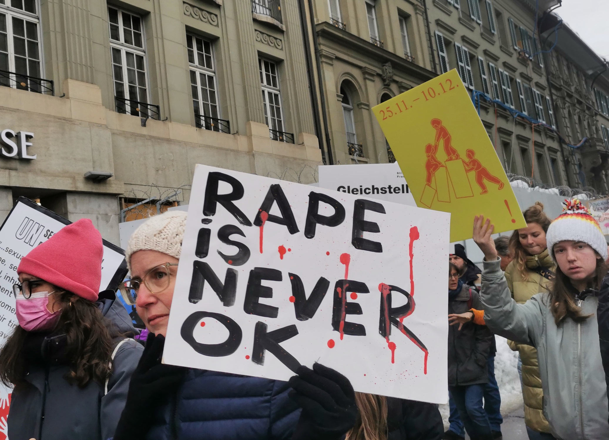 feministes manifestent a Berne contre les violences basees sur le genre 03