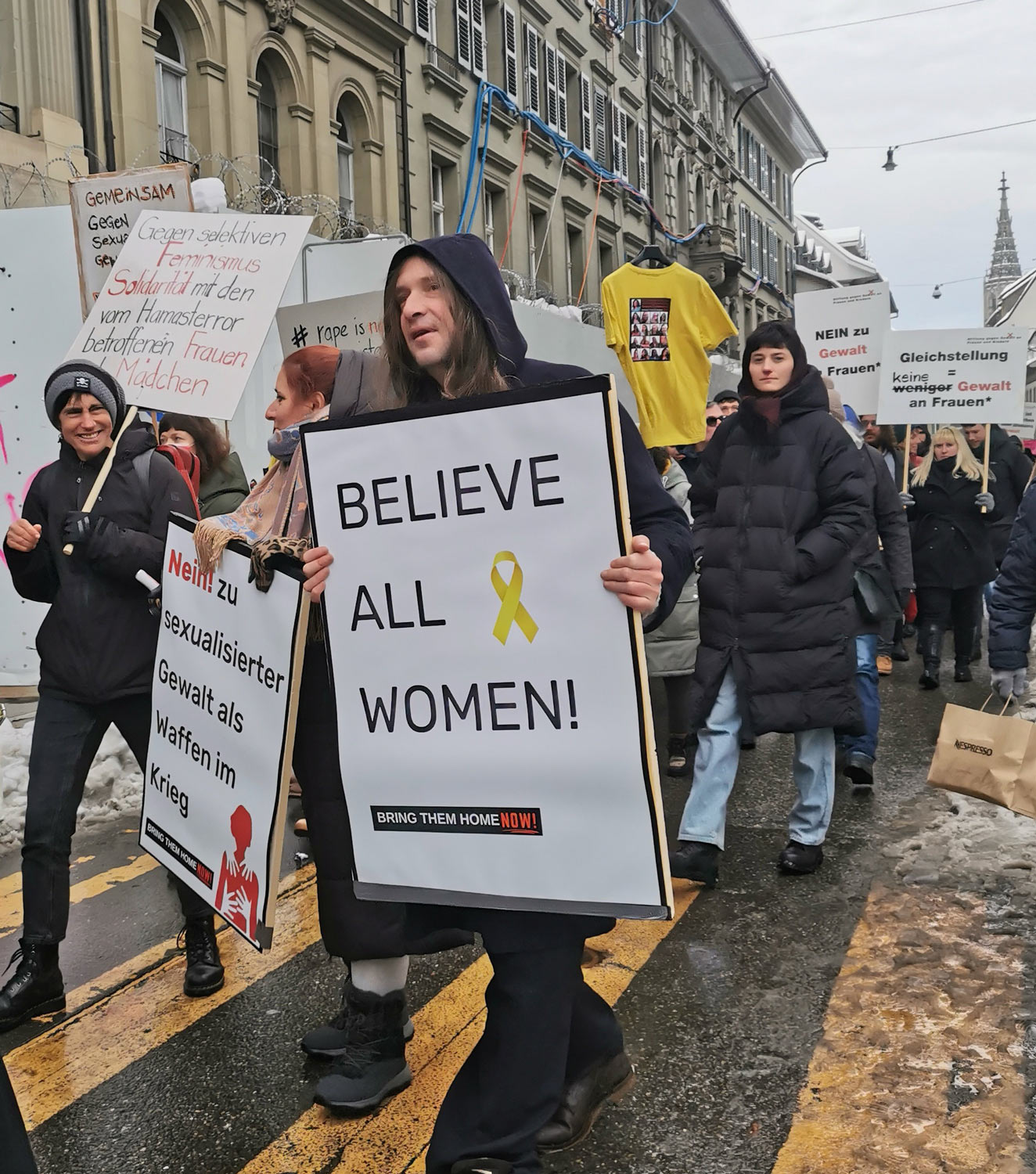 feministes manifestent a Berne contre les violences basees sur le genre 08