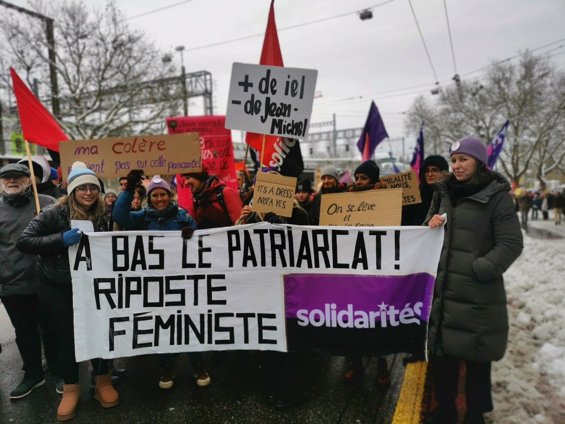 feministes manifestent a Berne contre les violences basees sur le genre 16